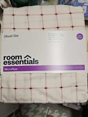 Nwt Plaid Microfiber Sheet Set in Cream with Blue Accents